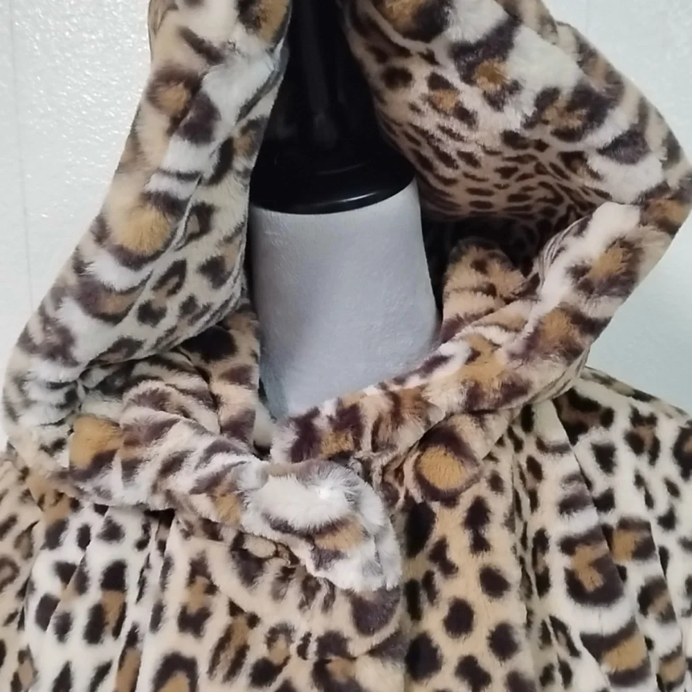 Dennis Basso Animal Print Teddy Jacket - Picture 6 of 13